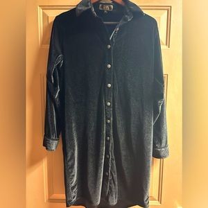 Lucky & Blessed Black dress. Long sleeve. Fits loose. Size S